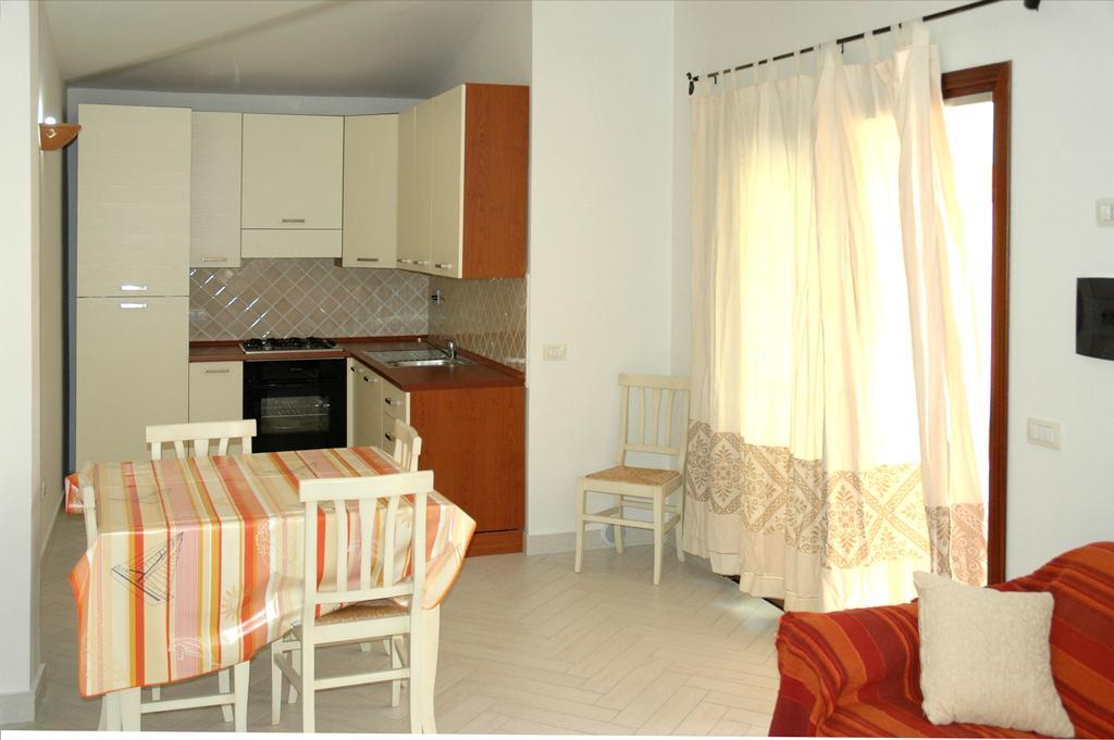 Holiday Homes Stella Marina San Teodoro  Værelse billede