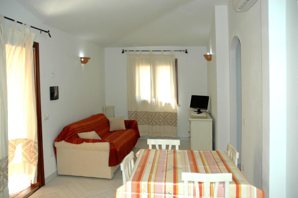 Holiday Homes Stella Marina San Teodoro  Værelse billede